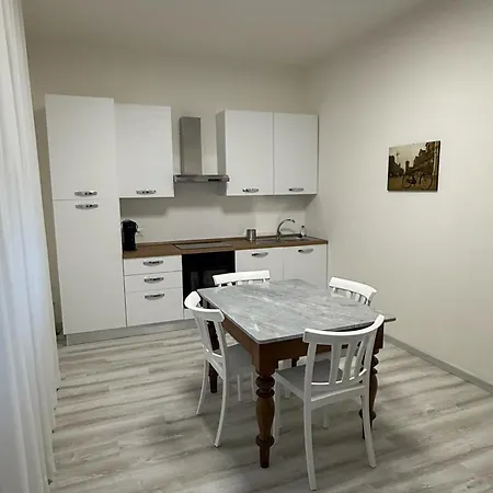 Elena's - Casa Gialla Habitación en casa particular