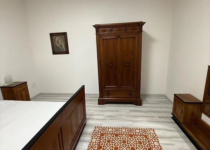 Elena's - Casa Gialla