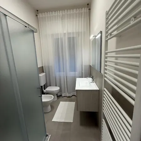 Elena's - Casa Gialla