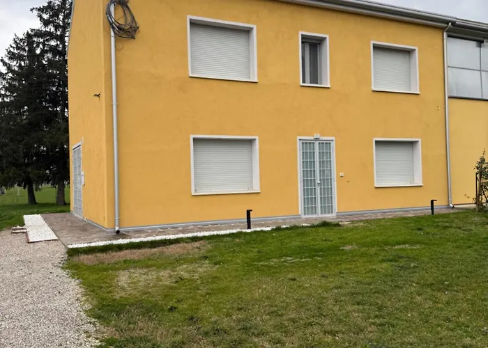 Elena's - Casa Gialla